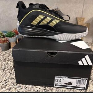 Adidas Men's Black with Yellow Stripes Athletic Shoes